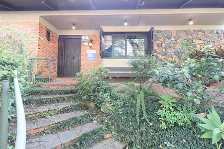 Casa para alugar com 338m², 5 quartos e 4 vagasFachada 