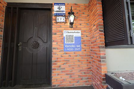 Casa para alugar com 338m², 5 quartos e 4 vagasPlaquinha