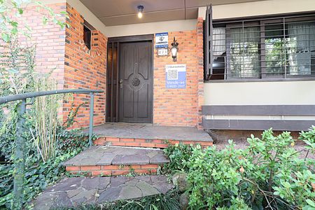 Casa para alugar com 338m², 5 quartos e 4 vagasFachada 