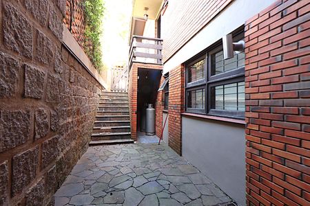 Casa para alugar com 338m², 5 quartos e 4 vagasCorredor Lateral