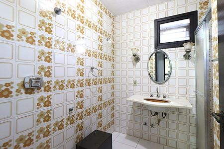 Casa para alugar com 338m², 5 quartos e 4 vagasBanheiro 2