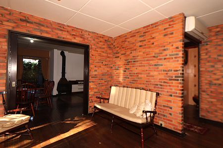 Sala de casa para alugar com 5 quartos, 338m² em Jardim Lindóia, Porto Alegre