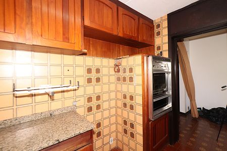 Casa para alugar com 338m², 5 quartos e 4 vagasCozinha - Forno