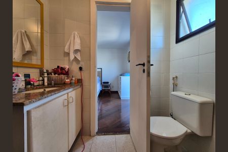 Apartamento à venda com 174m², 3 quartos e 2 vagasBanheiro da Suíte