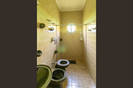 Casa à venda com 250m², 3 quartos e 3 vagasSuíte