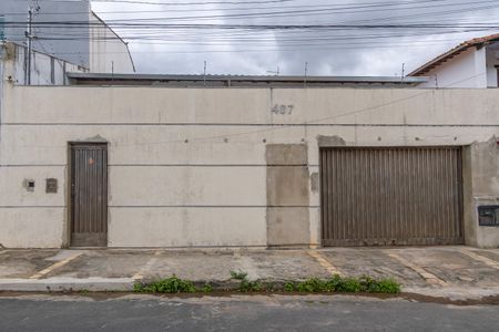 Casa à venda com 360m², 3 quartos e 5 vagasFachada