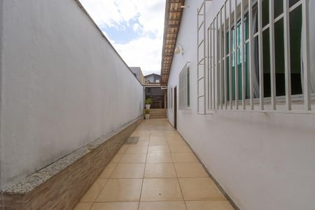 Casa à venda com 360m², 3 quartos e 5 vagasCorredor