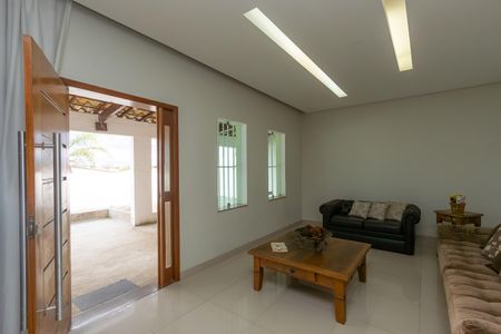 Casa à venda com 360m², 3 quartos e 5 vagasSala