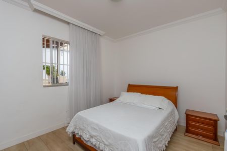 Casa à venda com 360m², 3 quartos e 5 vagasSuíte