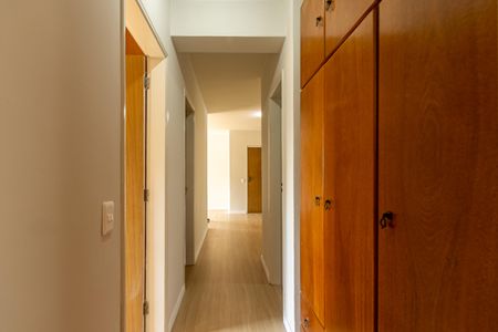 Apartamento para alugar com 95m², 3 quartos e 1 vaga Apartamento para alugar com 95m², 3 quartos e 1 vagaCorredor