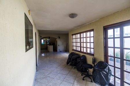 Casa de condomínio à venda com 385m², 4 quartos e 1 vagaSala