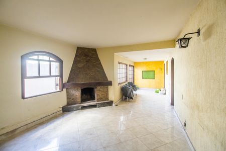 Casa de condomínio à venda com 385m², 4 quartos e 1 vagaSala