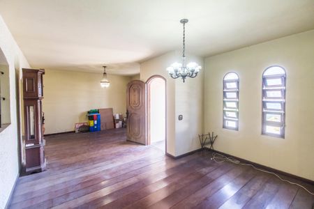 Sala de casa de condomínio à venda com 4 quartos, 385m² em Residencial Cinco (alphaville), Santana de Parnaíba