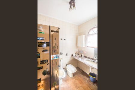 Casa de condomínio à venda com 385m², 4 quartos e 1 vagaBanheiro da Suíte 1