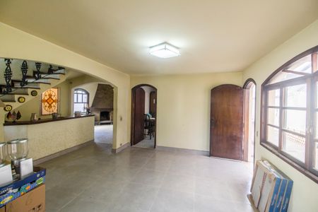 Casa de condomínio à venda com 385m², 4 quartos e 1 vagaSala
