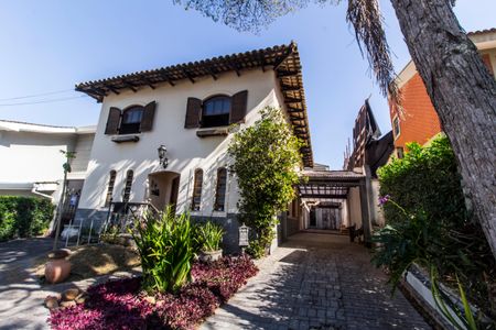 Casa de condomínio à venda com 385m², 4 quartos e 1 vagaFachada