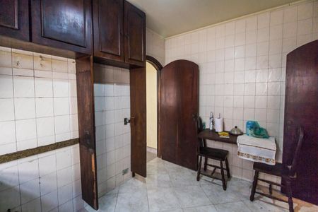 Casa de condomínio à venda com 385m², 4 quartos e 1 vagaCozinha