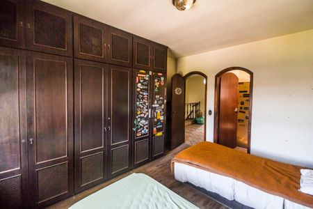 Casa de condomínio à venda com 385m², 4 quartos e 1 vagaSuíte 1