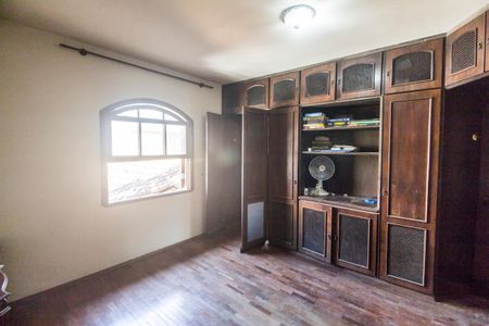 Casa de condomínio à venda com 385m², 4 quartos e 1 vagaQuarto 