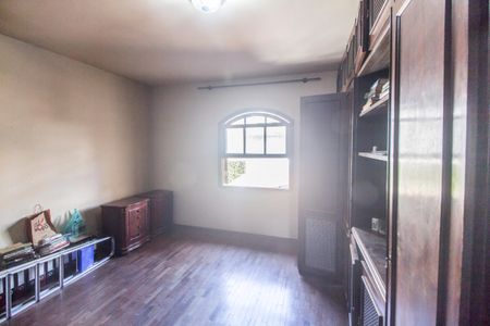 Casa de condomínio à venda com 385m², 4 quartos e 1 vagaQuarto 