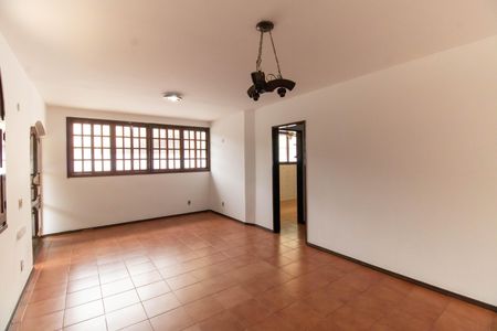Sala de casa à venda com 4 quartos, 190m² em Piratininga, Niterói