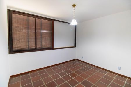 Casa à venda com 190m², 4 quartos e 5 vagas Casa à venda com 190m², 4 quartos e 5 vagasQuarto