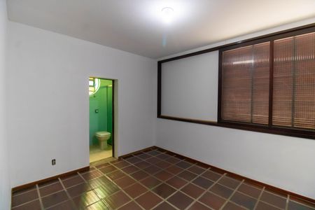 Casa à venda com 190m², 4 quartos e 5 vagas Casa à venda com 190m², 4 quartos e 5 vagasSuíte