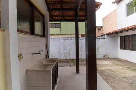 Casa à venda com 190m², 4 quartos e 5 vagas Casa à venda com 190m², 4 quartos e 5 vagasÁrea de Serviço