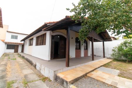 Casa à venda com 190m², 4 quartos e 5 vagas Casa à venda com 190m², 4 quartos e 5 vagasÁrea externa