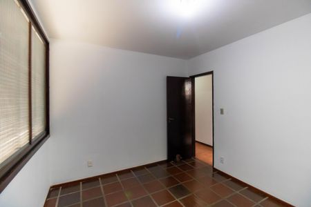 Casa à venda com 190m², 4 quartos e 5 vagas Casa à venda com 190m², 4 quartos e 5 vagasSuíte
