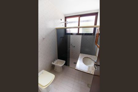 Casa à venda com 190m², 4 quartos e 5 vagas Casa à venda com 190m², 4 quartos e 5 vagasBanheiro Social