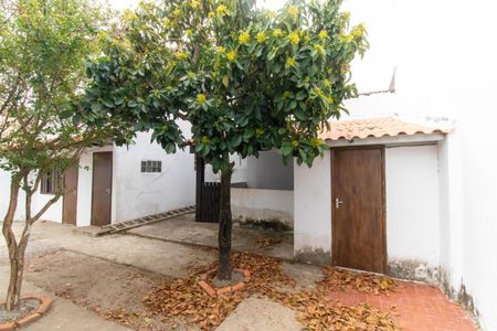 Casa à venda com 190m², 4 quartos e 5 vagas Casa à venda com 190m², 4 quartos e 5 vagasÁrea externa
