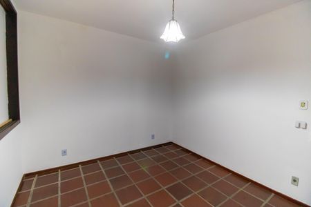 Casa à venda com 190m², 4 quartos e 5 vagas Casa à venda com 190m², 4 quartos e 5 vagasQuarto