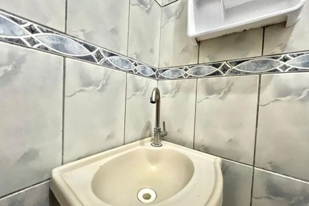 Casa à venda com 100m², 4 quartos e 1 vaga Casa à venda com 100m², 4 quartos e 1 vagaEdícula