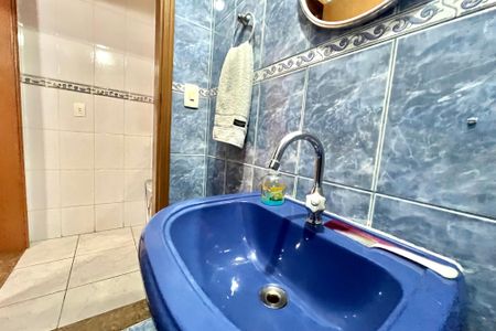 Casa à venda com 100m², 4 quartos e 1 vaga Casa à venda com 100m², 4 quartos e 1 vagaLavabo