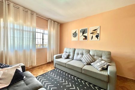 Casa à venda com 100m², 4 quartos e 1 vaga Casa à venda com 100m², 4 quartos e 1 vagaSala