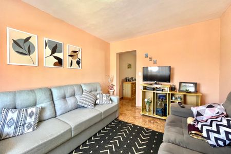 Casa à venda com 100m², 4 quartos e 1 vaga Casa à venda com 100m², 4 quartos e 1 vagaSala