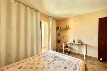 Casa à venda com 100m², 4 quartos e 1 vaga Casa à venda com 100m², 4 quartos e 1 vagaQuarto 1