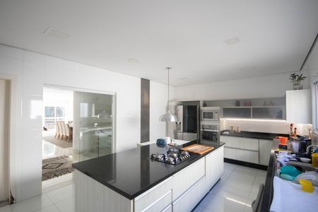 Casa para alugar com 550m², 4 quartos e 8 vagasCozinha