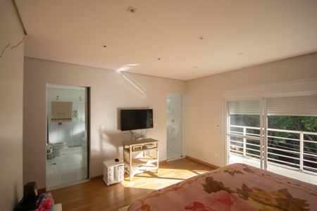 Casa para alugar com 550m², 4 quartos e 8 vagasSuíte 1