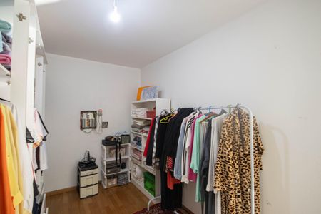 Casa para alugar com 550m², 4 quartos e 8 vagasCloset da suíte 1