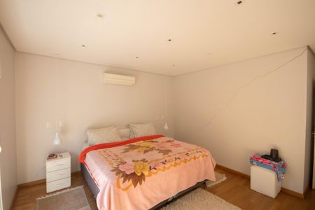 Casa para alugar com 550m², 4 quartos e 8 vagasSuíte 1