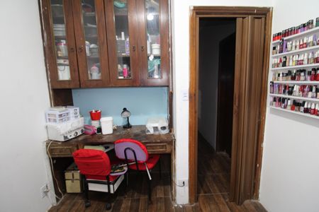 Casa à venda com 316m², 6 quartos e 2 vagasQuarto 4