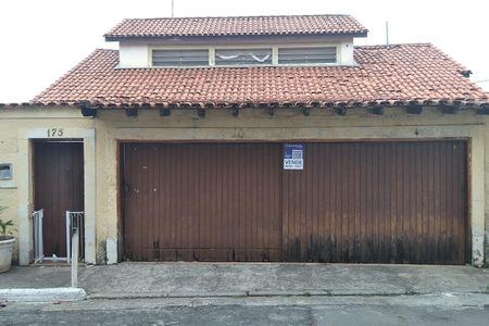 Casa à venda com 316m², 6 quartos e 2 vagasFachada