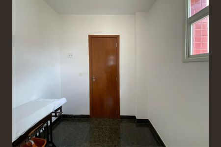 Apartamento à venda com 116m², 3 quartos e 2 vagas Apartamento à venda com 116m², 3 quartos e 2 vagasQuarto de Serviço