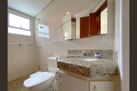 Apartamento à venda com 116m², 3 quartos e 2 vagas Apartamento à venda com 116m², 3 quartos e 2 vagasBanheiro da Suíte