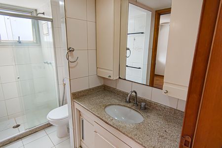 Apartamento à venda com 256m², 3 quartos e 2 vagasBanheiro Social