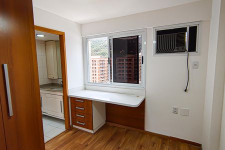 Apartamento à venda com 256m², 3 quartos e 2 vagasQuarto 2