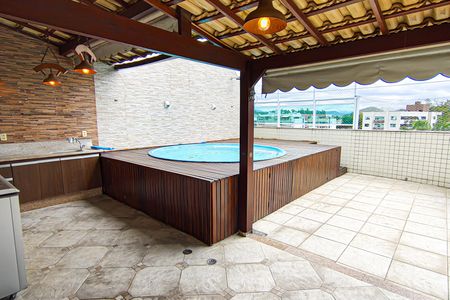 Apartamento à venda com 256m², 3 quartos e 2 vagasCobertura - Piscina