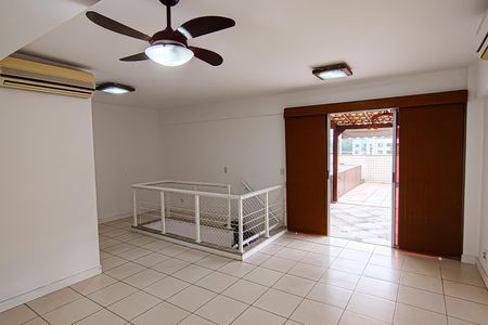 Apartamento à venda com 256m², 3 quartos e 2 vagasHall